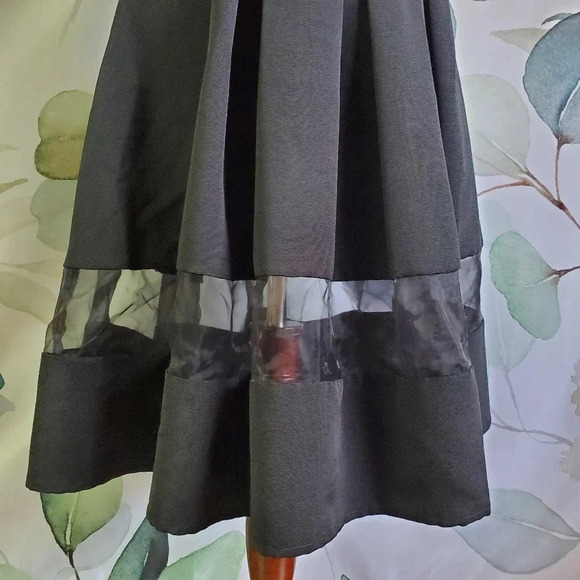 EXPRESS | Peek-a-Boo Stripe Strapless Dress in Black sz 0 - Picture 3 of 10